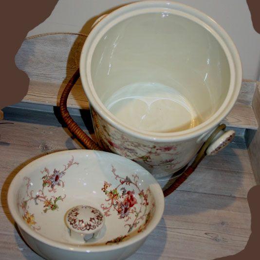 Feinsteinguttopf mit Deckel und Henkel Jugendstil