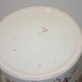 Feinsteinguttopf mit Deckel und Henkel Jugendstil