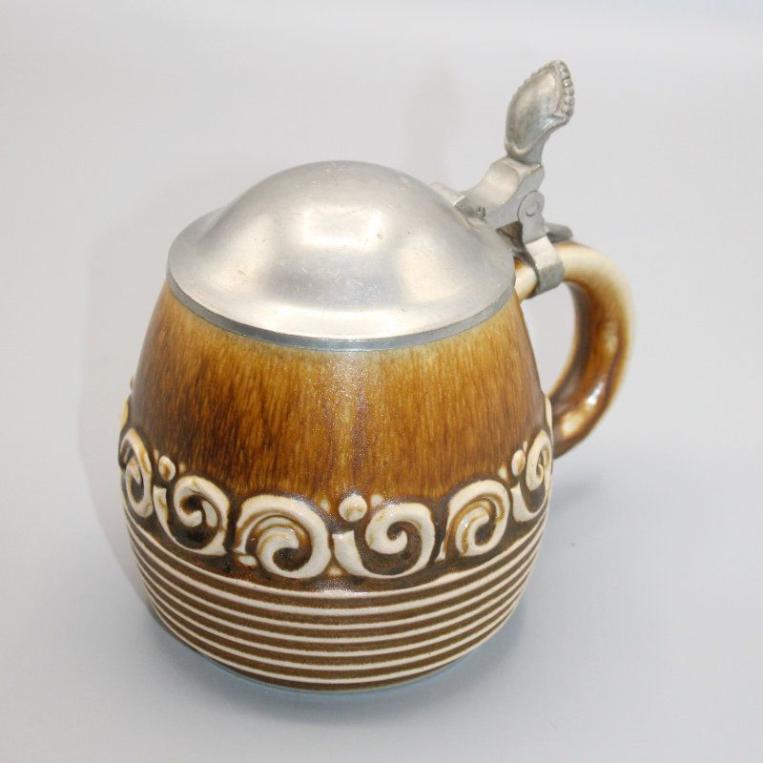 alter Steinzeug Humpen braun Jugenstil