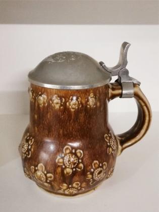 alter Steinzeug Humpen braun Jugenstil