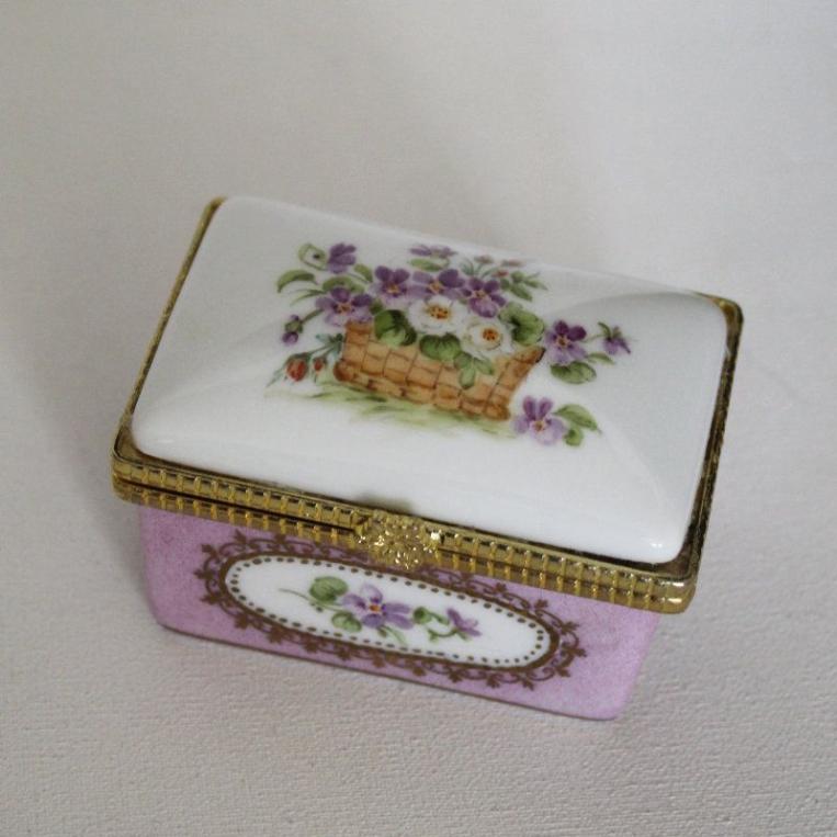 Porzellandose für Schmuck, handbemalt