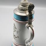 Humpen mit Lithografie im Stand