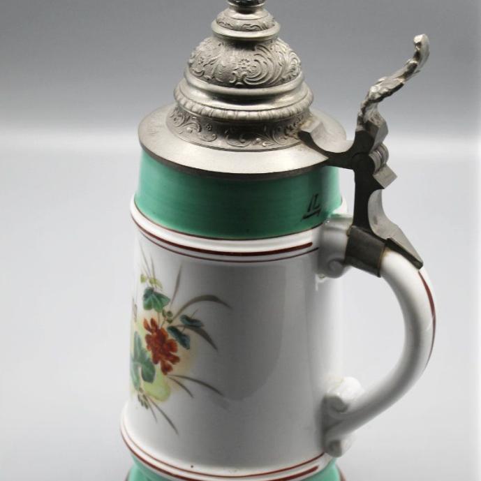 Humpen mit Lithografie im Stand