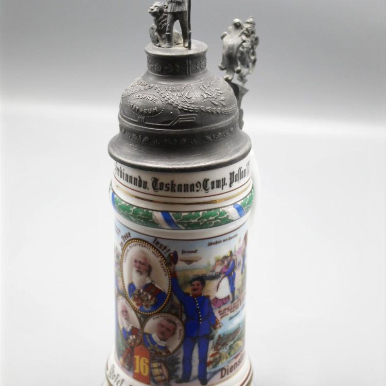 Humpen Bierkrug mit Lithografie im Stand