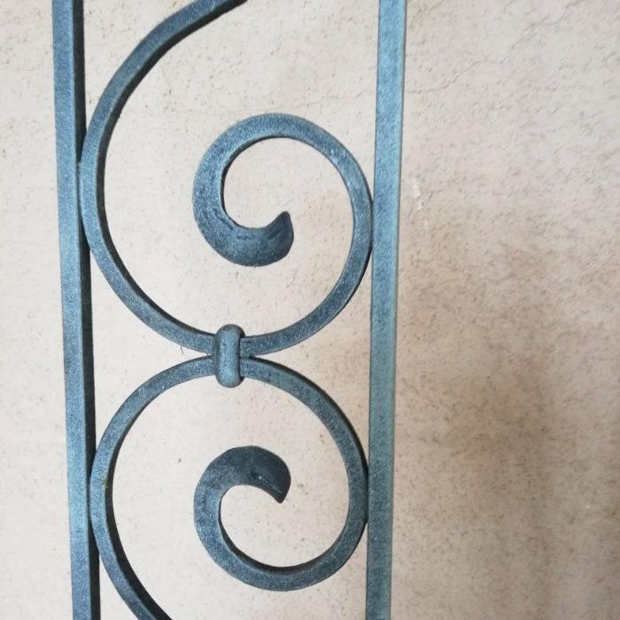 Schmiedeisengitter - Fenstergitter Blumenhalter